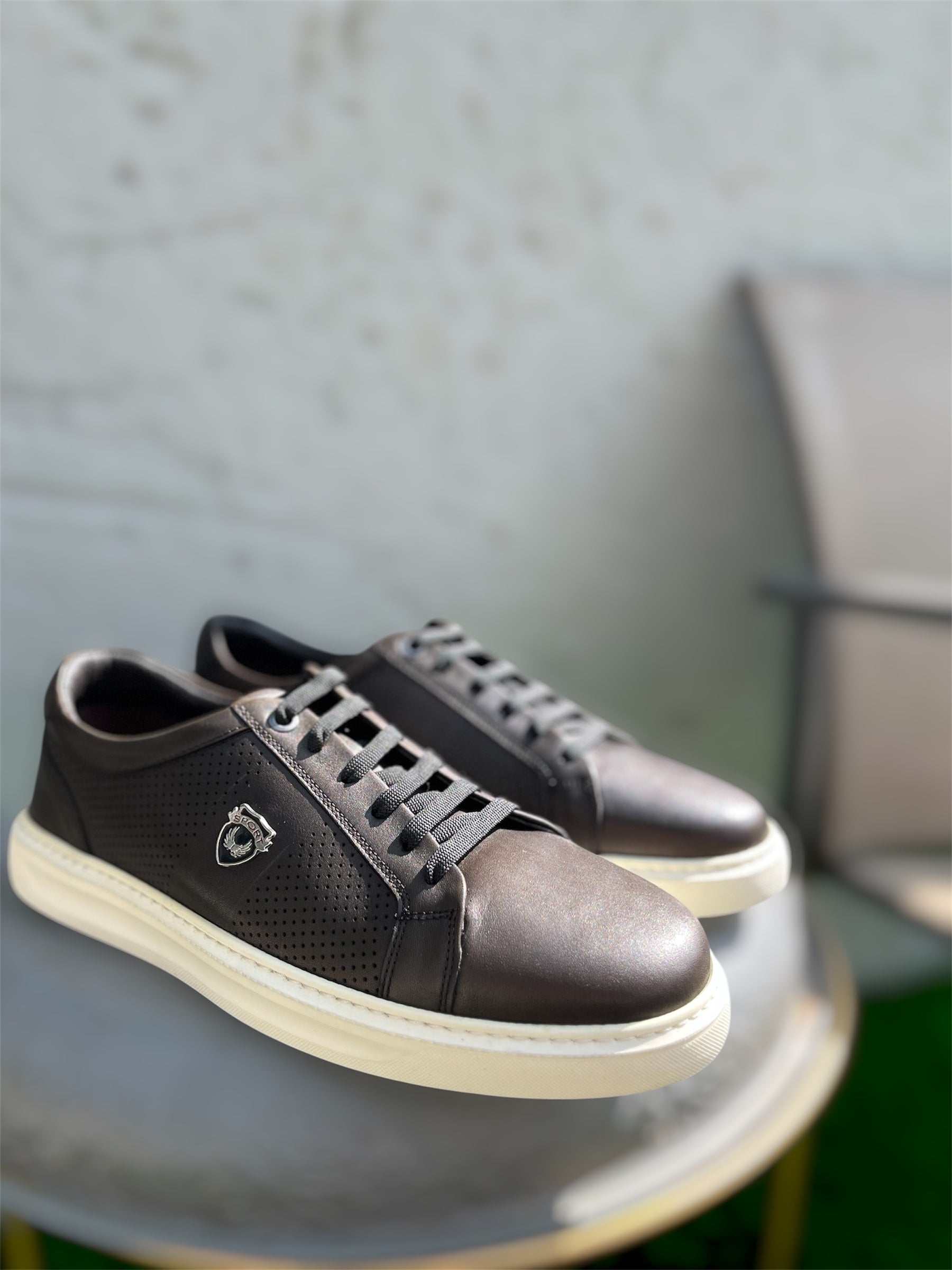 Men’s Chocolate brown leather lace-up sneaker