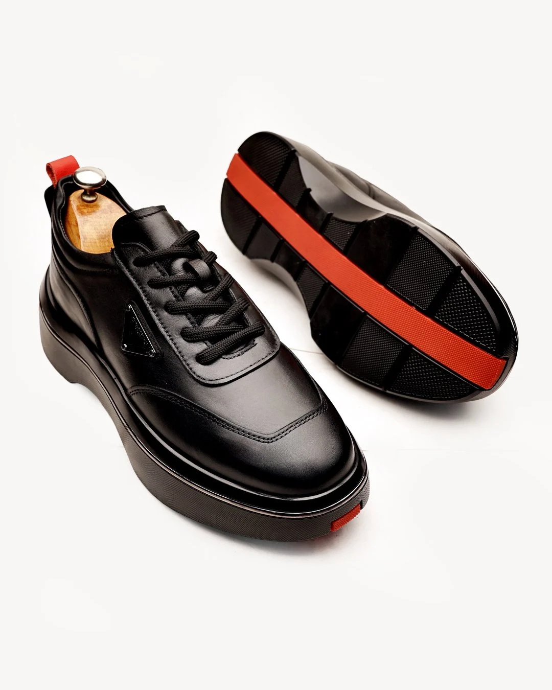 Men’s Genuine black leather lace-up sneaker with red detail