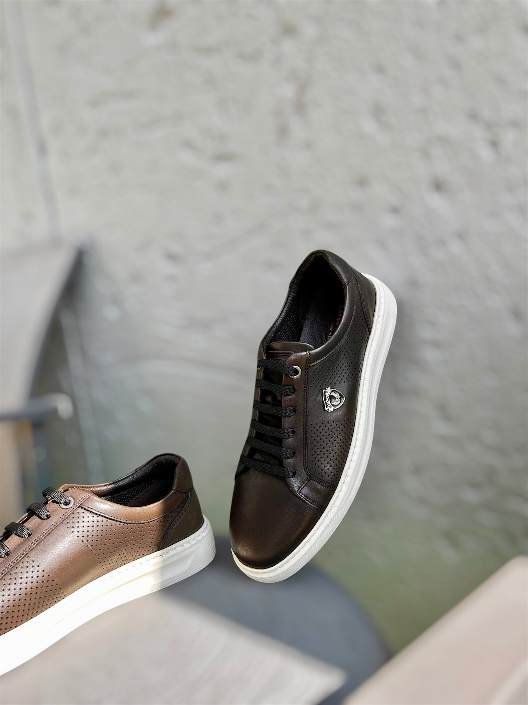 Men’s Chocolate brown leather lace-up sneaker