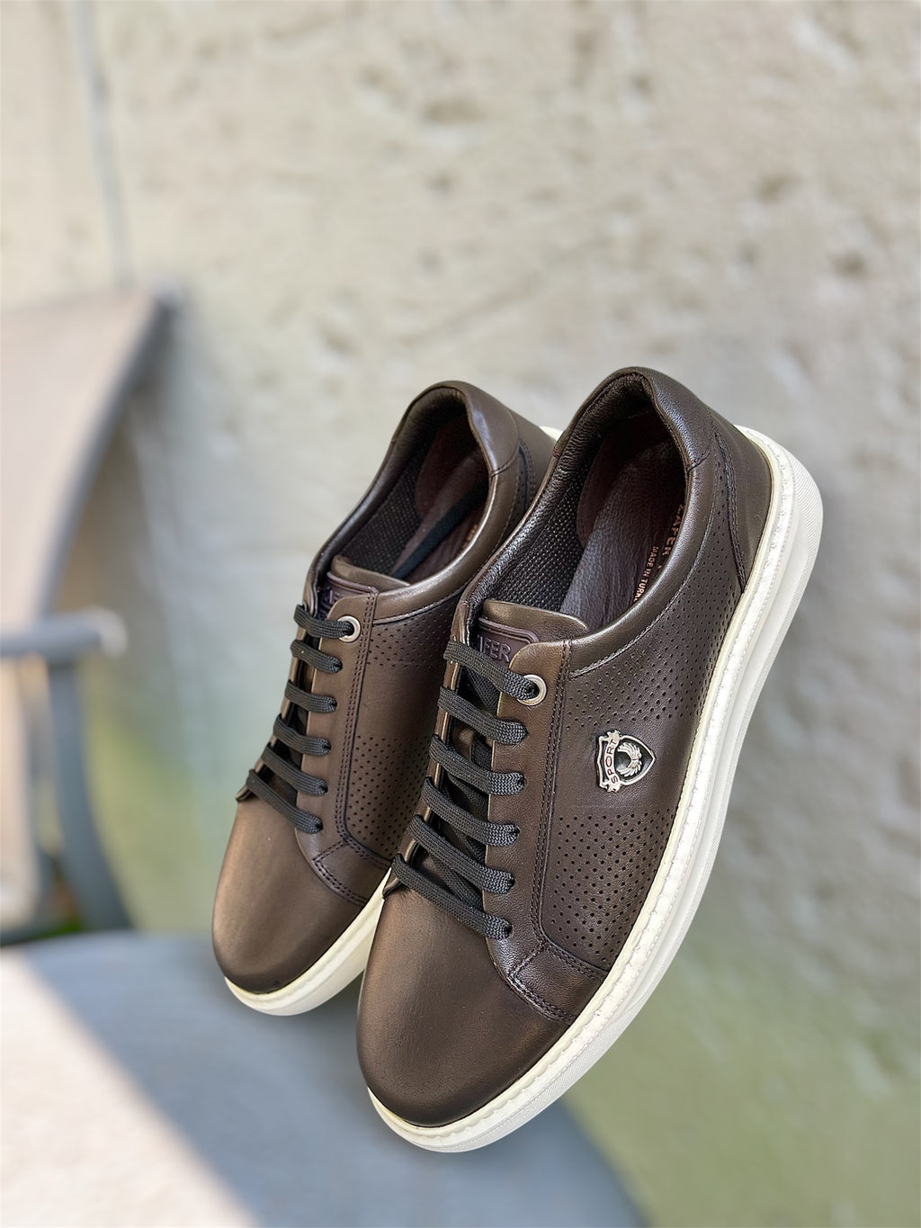 Men’s Chocolate brown leather lace-up sneaker