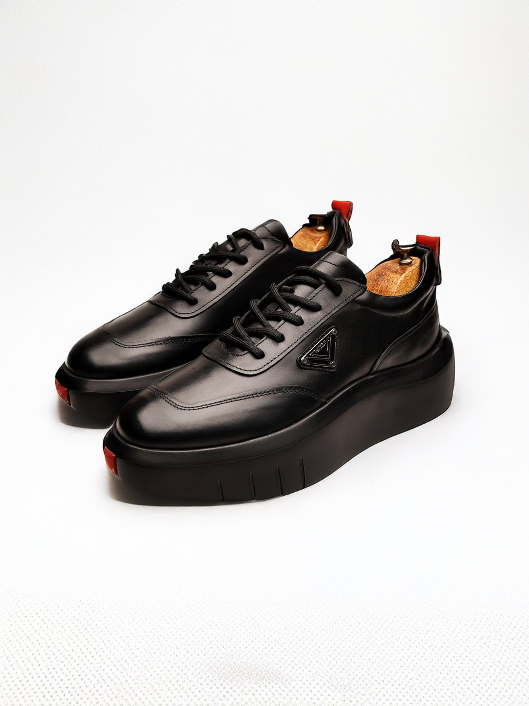 Men’s Genuine black leather lace-up sneaker with red detail