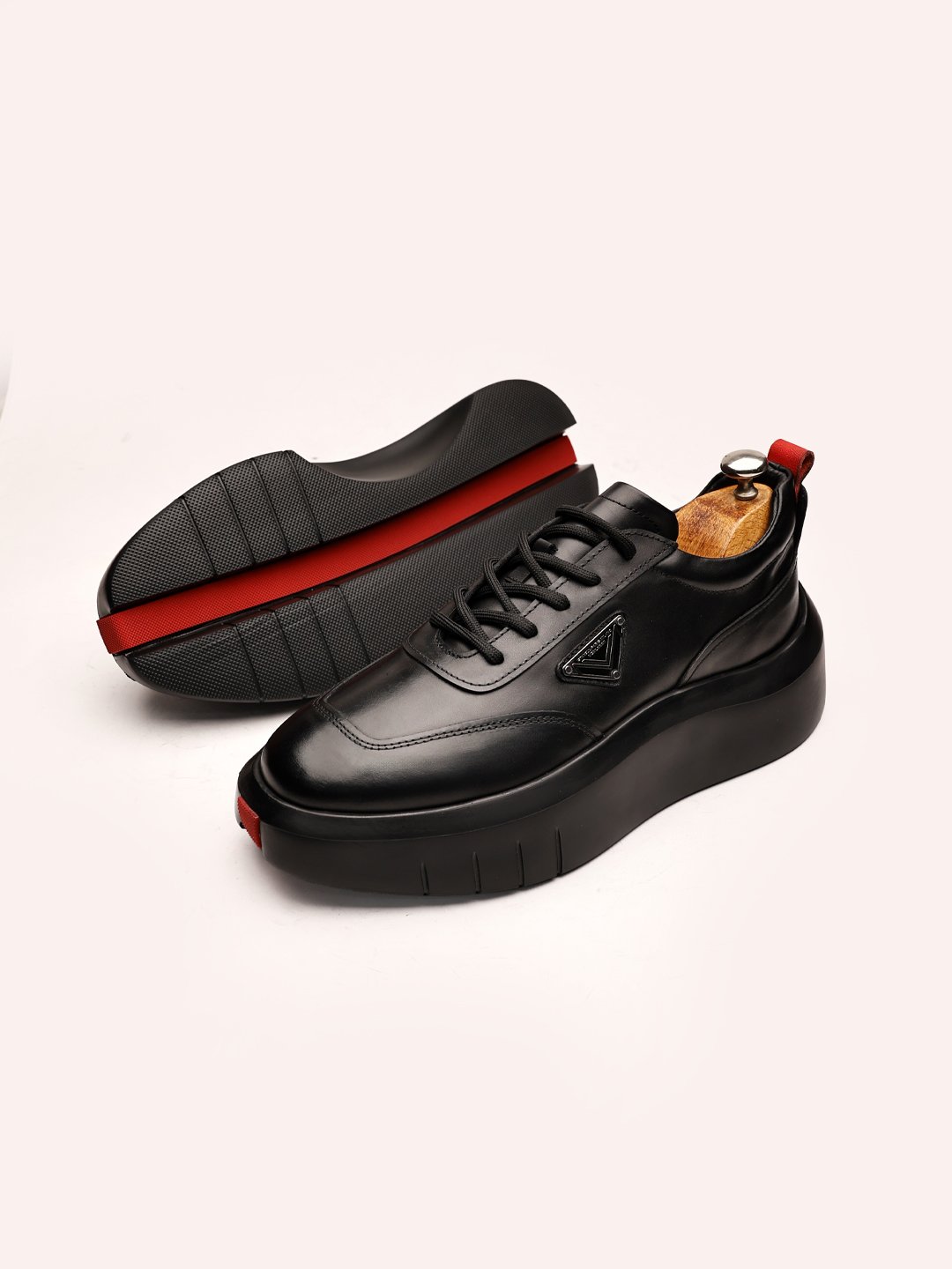 Men’s Genuine black leather lace-up sneaker with red detail