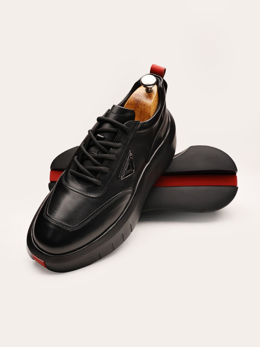 Men’s Genuine black leather lace-up sneaker with red detail