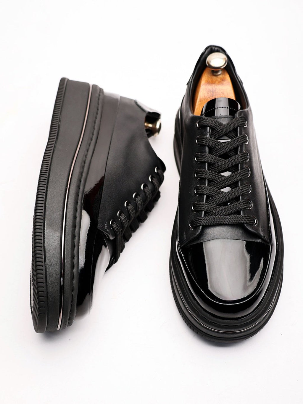 Black-lace up sneaker with Patent leather trimmings